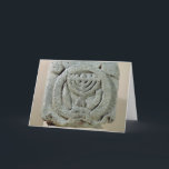 Cartes Pour Fêtes Annuelles Soulagement représentant une menorah<br><div class="desc">Soulagement de l'école juive représentant une menorah,  de Umm Qeis (Gadara antique) Jordanie (basalte) situé au Louvre,  Paris,  France. Le relief représentant une menorah,  d'Umm Qeis (Gadara antique) Jordanie a été créé autour du VIe siècle.</div>