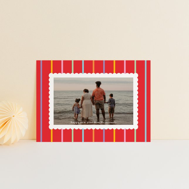 Cartes Pour Fêtes Annuelles Stripes simples et pétoncles paysage photo (new year card red with bright colored vertical stripes and family photo in a white scalloped frame)