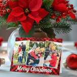Cartes Pour Fêtes Annuelles Tartan rouge Joyeux Noël Noël 3 photo plié<br><div class="desc">Un classique motif tartan plaid rouge derrière votre collage photo de famille verticale de 3 vacances pour une carte traditionnelle joyeux de Noël pliée. Cartes de Noël simples et belles.</div>