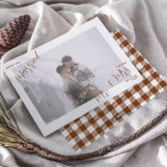 Cartes Pour Fêtes Annuelles Tendance Plaid Merry & Marié Mr & Mrs Photo<br><div class="desc">Célébrez votre premier Noël en tant que nouveau mariés avec cette carte "Merry & Married" magnifiquement conçue, avec un plan photo intime et un élégant caramel salé et buffle blanc récompensé. Parfait pour envoyer des voeux chaleureux de vacances à la famille et aux amis, cette carte capture l'élégance d'un moment...</div>