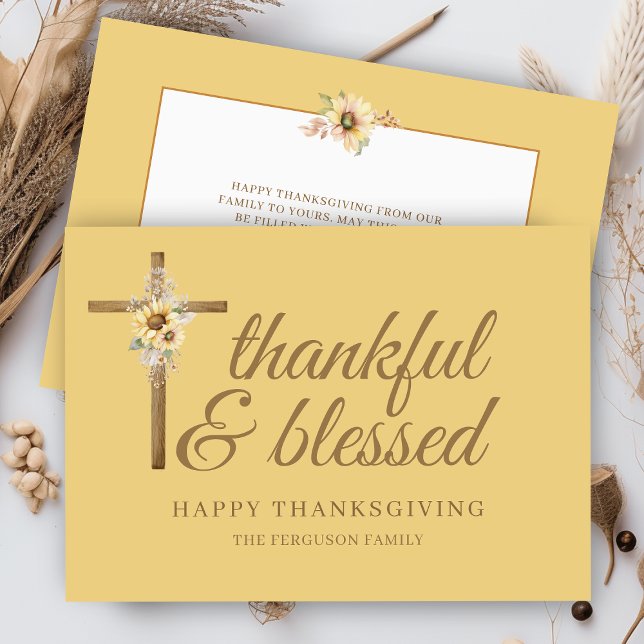Cartes Pour Fêtes Annuelles Tournesol Jaune Thanksgiving heureux et béni (golden religious cross thankful and blessed happy thanksgiving cards with family name and sunflowers)
