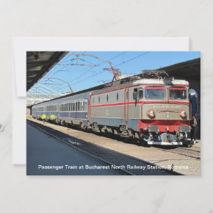 Cartes Pour Fêtes Annuelles Train de passagers à la gare de Bucarest sur un