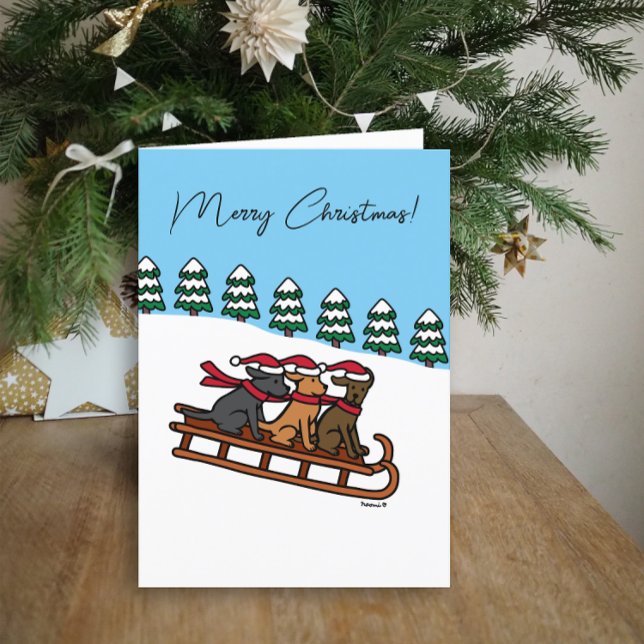 Cartes Pour Fêtes Annuelles Trois Labradors Sled Diapositive Vue de neige (Three Labradors Sled Sliding Design Christmas Card for Labrador Owners.  Snow View Background.)