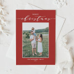 Cartes Pour Fêtes Annuelles Typographie de mélange moderne rouge Joyeux Noël P<br><div class="desc">Joyeux Noël! Envoyez des voeux de Noël à votre famille et à vos amis avec cette carte de Noël moderne personnalisable. Il présente un script élégant et une typographie simple. Personnalisez cette carte photo de Noël en ajoutant des noms et une photo. Cette carte rouge de Noël est disponible sur...</div>