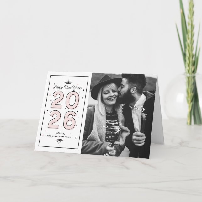 Cartes Pour Fêtes Annuelles Typographie géométrique rose clair 2025 Nouvel An (Devant)