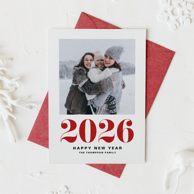 Cartes Pour Fêtes Annuelles Typographie rouge moderne 2022 Bonne année photo (Ring in 2026 with this red Happy New Year photo card featuring retro bold typography.)