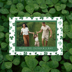 Cartes Pour Fêtes Annuelles Un shamrock chanceux minimaliste, photo de la fête