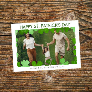 Cartes Pour Fêtes Annuelles Un shamrock chanceux minimaliste, photo de la fête
