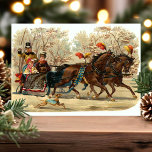 Cartes Pour Fêtes Annuelles Vintage Christmas Sleigh Ride<br><div class="desc">Magnifique carte postale de voyage en traîneau de Noël vintage. Cette conception comprend deux chevaux magnifiques et une famille dans leur traîneau à chiens qui descendent à travers la neige avec leur chien.</div>