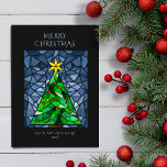 Cartes Pour Fêtes Annuelles Vintage Noël en verre<br><div class="desc">Ces belles cartes de voeux de Noël à plat de 5" x 7" présentent un motif en vitrail d'aquarelle fait main avec un sapin de Noël avec une étoile d'or avec des ornements rouges avec un arrière - plan dans les tons bleus. Le message d'accueil modifiable est "Joyeux Noël". Le...</div>