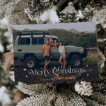 Cartes Pour Fêtes Annuelles Vintage Stars Joyeux Noël Photo<br><div class="desc">Carte photo de Noël amusante et festive avec police vintage avec tourbillon qui dit "Joyeux Noël" avec des étoiles autour. Ajoutez votre photo de famille.</div>