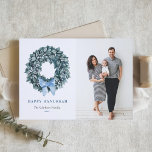 Cartes Pour Fêtes Annuelles Watercolor White Berry Wreath Happy Hanoukka Photo<br><div class="desc">Heureux Hanoukka ! Envoyez vos souhaits de vacances à vos amis et à votre famille avec cette carte Hanoukka personnalisable. Cette carte Hanoukka photo présente une aquarelle blanche de fraise d'hiver. Personnalisez en ajoutant vos détails. Cette carte Hanoukka aquarelle est disponible en d'autres couleurs et cartons. Des articles correspondants sont...</div>