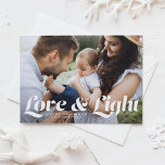 Cartes Pour Fêtes Annuelles White Love et la typographie de la lumière Hanoukk<br><div class="desc">Amour et lumière | Envoyez vos salutations Hanoukka à votre famille et à vos amis avec cette carte postale Hanoukka personnalisable. Il présente une typographie rétro et audacieuse. Personnalisez cette carte Hanoukka photo en ajoutant vos détails. Cette carte postale Hanoukka photo est disponible en d'autres couleurs et en carton. Des...</div>