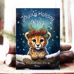 Cartes Pour Fêtes Annuelles Winter Wonderland Cheetah Cub Joyeux Noël<br><div class="desc">Cette adorable carte de voeux de vacances présente une jolie illustration de Cheetah Cub portant une couronne festive de fleurs d'hiver, de houx, de pin et de baies, avec des flocons de neige tombant doucement contre un arrière - plan de forêt rustique de neige. Le petit Cheetah Cub surplombe le...</div>