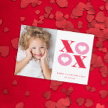 Cartes Pour Fêtes Annuelles XOXO photo de la Saint Valentin<br><div class="desc">Cette carte moderne de la Saint-Valentin présente un xoxo rouge et rose gras avec des coeurs dans le o's sur un arrière - plan blanc.</div>