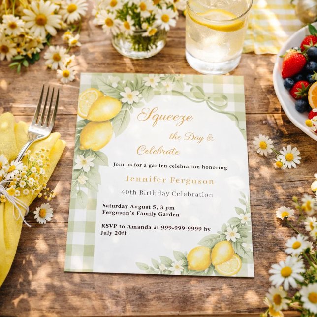 Carton d'invitation d'anniversaire au gingham de s (Créateur téléchargé)