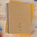 Carton tendance Monogramme moderne hebdomadaire<br><div class="desc">Une papeterie personnelle simple et tendance 2024 planificateur annuel avec un monogramme moderne. La typographie sans serif moderne et arrondie donne une atmosphère décontractée et élégante. Couvertures graphiques en carton naturel. Planificateur annuel (12 mois) avec des aperçus mensuels ouverts et des feuilles de planification hebdomadaires. Contact pour assistance à la...</div>