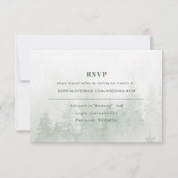 Arbres à feuilles persistantes dans la forêt de br