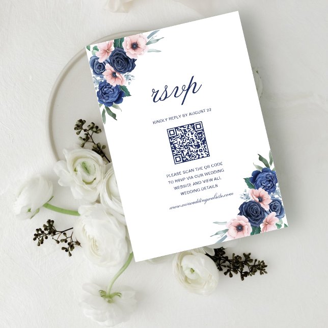Cartons Réponse Code QR de mariage géométrique floral bleu marine  (Navy blue and blush floral QR code RSVP card adds elegant convenience for guests.)