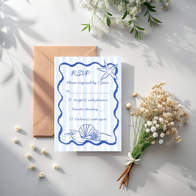Cartons Réponse Coquillages bleu poire à main ondulé mariage de la (Seashells blue handrawn wavy border beach wedding RSVP cards beach wedding invitation suite)