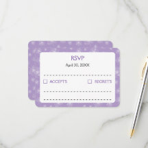 Couleur violet clair et pivoines blanches.