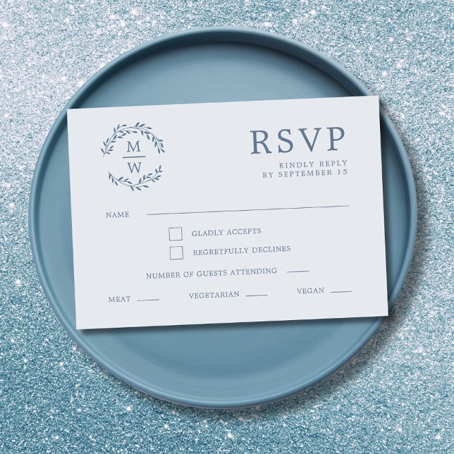 Cartons Réponse Dusty Blue Monogram Mariage de couronne (Dusty Blue Monogram Wreath Wedding RSVP Card)