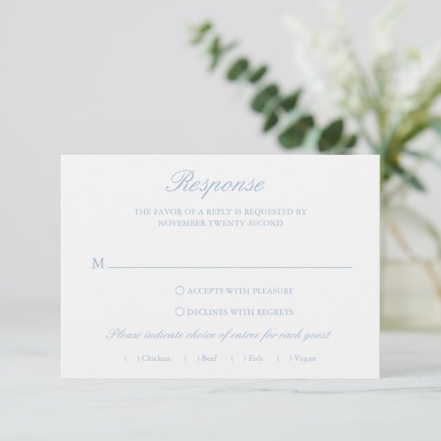 Cartons Réponse Dusty Blue Wreath Monogramme Mariage élégant (Debout devant)