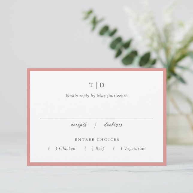 Cartons Réponse Élégant corail rose Monogramme Mariage moderne (Debout devant)