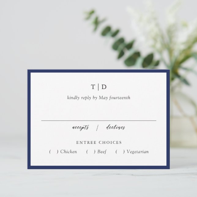 Cartons Réponse Élégant Marine bleu Monogramme Mariage moderne (Debout devant)