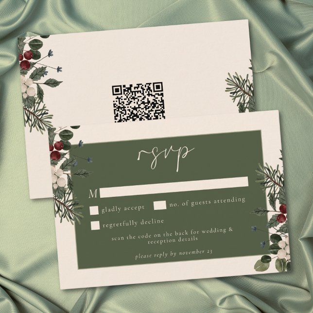 Cartons Réponse Elegant Winter Berries & Pine Ivory Wedding QR (Elegant Winter Berries & Pine Ivory Wedding QR RSVP Card)