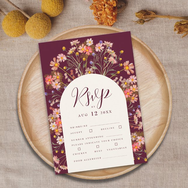 Cartons Réponse Mariage avec arche florale rustique de fleurs sauv (Boho fall rustic wildflower floral arch elegant script burgundy and ivory cream wedding rsvp card)