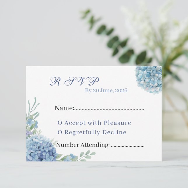 Cartons Réponse Romantic Dusty Blue Hydrangea Watercolor Wedding  (Debout devant)