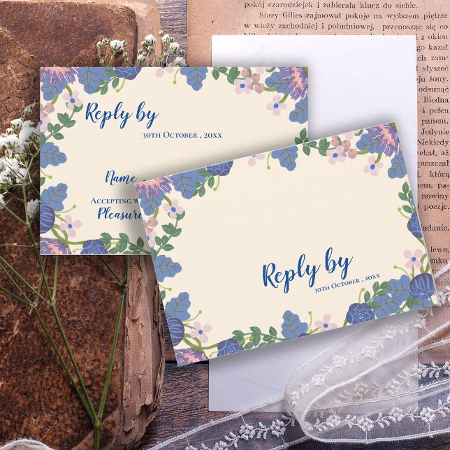 Cartons Réponse Romantique violet & Bleu Joli Mariage Floral (Romantic Purple & Blue Pretty Floral Wedding RSVP Card)