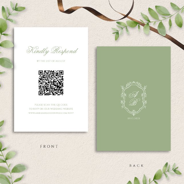 Cartons Réponse Sage Green Floral Monogram Crest Wedding QR Code (Créateur téléchargé)