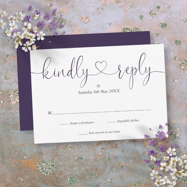 Cartons Réponse Simple cœur de script violet et blanc Répondez aim (Simple Purple And White Script Heart Kindly Reply RSVP Card)