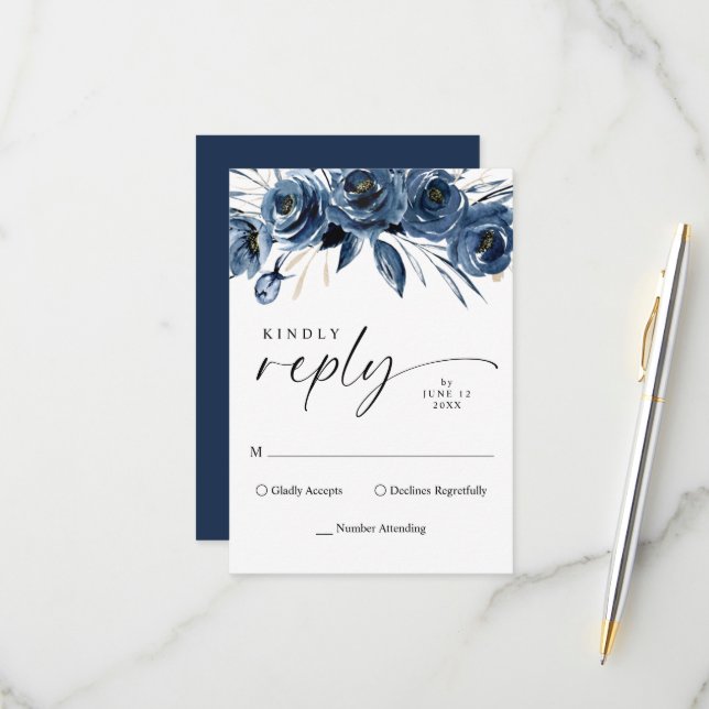 Cartons Réponse Simple Élégant Mariage Fleurs Bleu Marine Script (Devant/Arrière en situation)