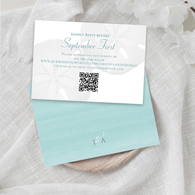 Cartons Réponse Watercolor Beach Wedding Sand Dollar (Beach wedding RSVP card with a scannable QR code.)
