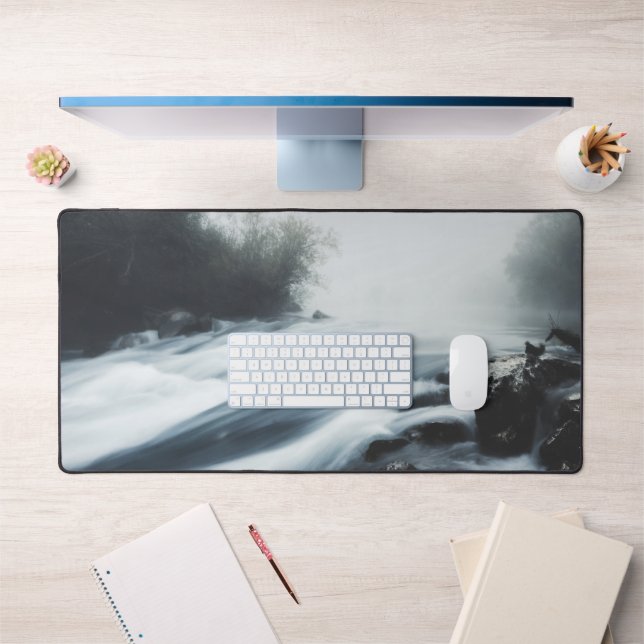 Cascade cascade le matin mystique brumeux (Bureau 1)