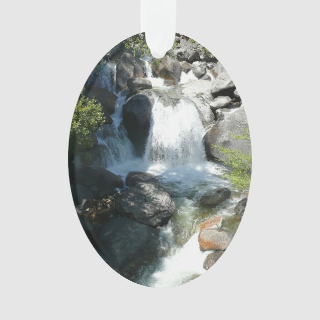 Cascade Falls dans le parc national de Yosemite (devant)