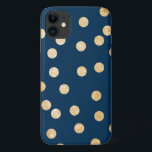 Case-Mate iPhone Case Points bleu marine et Gold City Coque-Mate Samsung<br><div class="desc">Un étui téléphonique moderne et tendance avec des points de faux parties scintillant or sur un arrière - plan bleu marine foncé.</div>