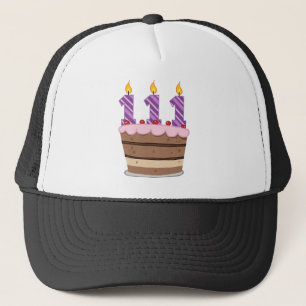 Casquette 111 ans sur le gâteau d'anniversaire