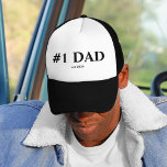 Casquette #1 Papa Est. Chapeau de camion 2025 | Nouveau cade<br><div class="desc">Célébrez le nouveau voyage extraordinaire de la paternité avec cette audacieuse et simple "#1 DAD - est. Chapeau 2025" de camionneur. Le texte noir propre sur un panneau avant blanc donne une ambiance minimaliste moderne que n'importe quel père peut porter fièrement toute l'année. 🖤 Parfait Pour : ・ Les papas...</div>