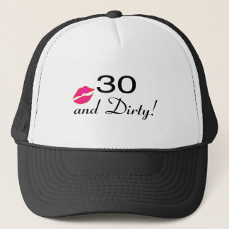 Casquette 30 et lèvres sales