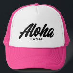 Casquette Aloha Hawaii script typographie couleur personnali<br><div class="desc">Aloha Hawaii brush script typographie couleur personnalisée Trucker Hat. Casquette de baseball noir et blanc personnalisé pour l'été, plage, vêtements décontractés, sports, voyage, golf et plus. Design élégant de lettrage à la main pour hommes et femmes. Disponible aussi dans d'autres couleurs cool. Ajoutez votre propre état ou texte américain en...</div>