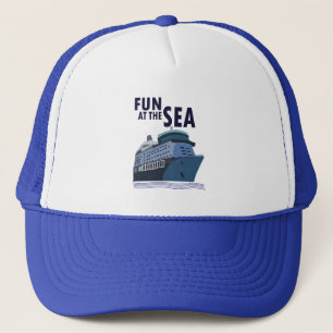 Casquette Amusement Sur Le Bateau De Croisière En Mer