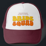 Casquette Bachelorette de plage équipe de mariée Bridesmaid<br><div class="desc">Faites un splash à votre prochaine soirée de bachelorette avec cette magnifique soirée de bachelorette rétro personnalisées. Que vous fêtiez un voyage à la plage, des vacances pour filles ou des vacances entre amis, cette marchandise de fête super sur mesure pour bachelorette est l'ajout parfait à votre escapade inoubliable. Ajoutez...</div>