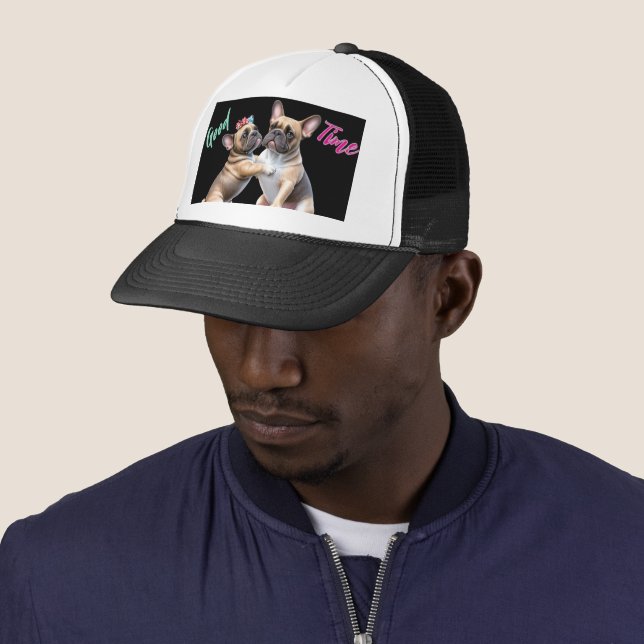 Casquette Bouledogue français amoureux Saint-Valentin (En situation)