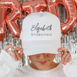 Casquette Bridesmaid Moderne Minimaliste Script Bachelorette<br><div class="desc">Élevez votre style de fête de bachelorette avec notre chapeau de Trucker "Bridesmaid Modern Minimalist Script", un gage de gratitude chic et branché pour votre fête de mariée. Ce casquette allie sans effort esthétique contemporaine et charme minimaliste, ce qui en fait le lieu de séjour idéal pour vos demoiselles d'honneur....</div>