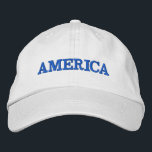 Casquette Brodée Amérique<br><div class="desc">L'Amérique est brodée en bleu sur ce casquette de baseball unisexe. Une façon parfaite de montrer son patriotisme lors de la 4 juillet,  du Jour du Souvenir ou de toute occasion.</div>