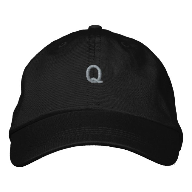 Casquette brodée avec monogramme initiale lettre Q (Devant)